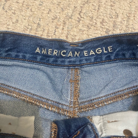 American Eagle mom jeans size 2 BNWOT - Picture 2 of 3